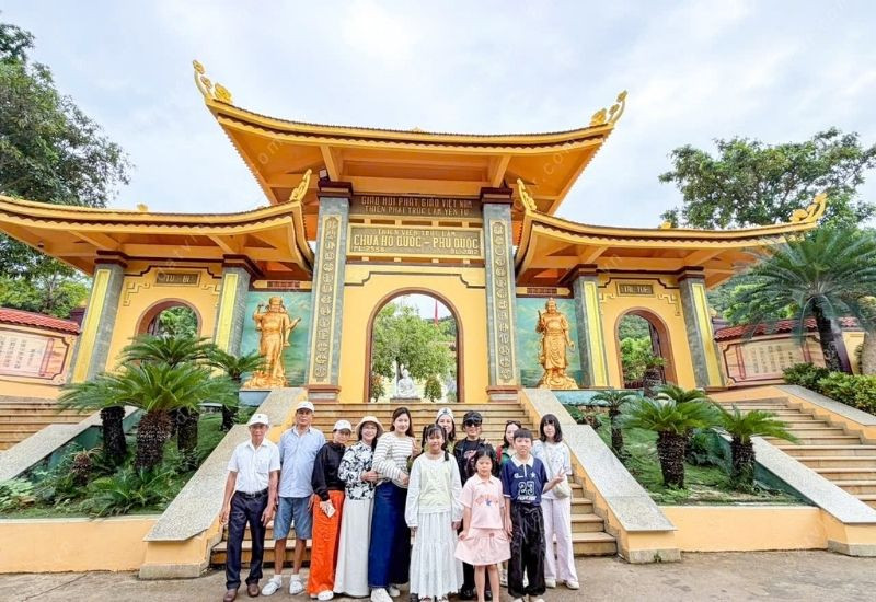 Tham quan Thiền viện Trúc Lâm Hộ Quốc