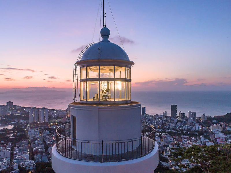 Ngọn hải đăng Vũng Tàu về đêm