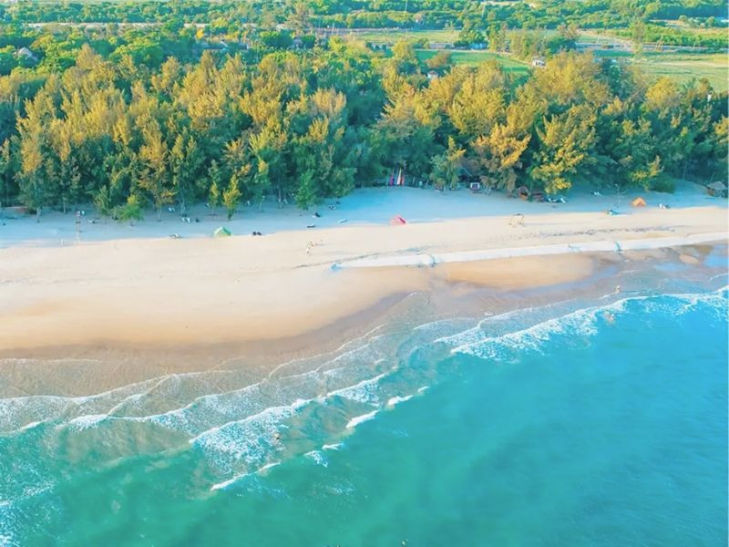 Biển Hồ Tràm xanh mát