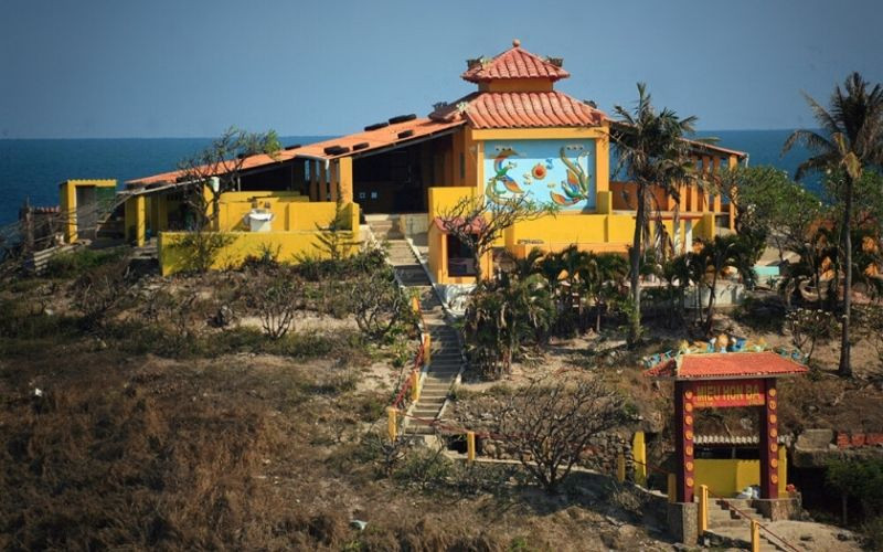 Miếu Bà linh thiêng trên đảo Hòn Bà Vũng Tàu Miếu Bà linh thiêng trên đảo Hòn Bà Vũng Tàu