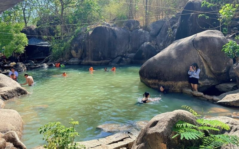 Tour du lịch Vũng Tàu - Vui chơi dã ngoại tại suối Đá Tour du lịch Vũng Tàu - Vui chơi dã ngoại tại suối Đá