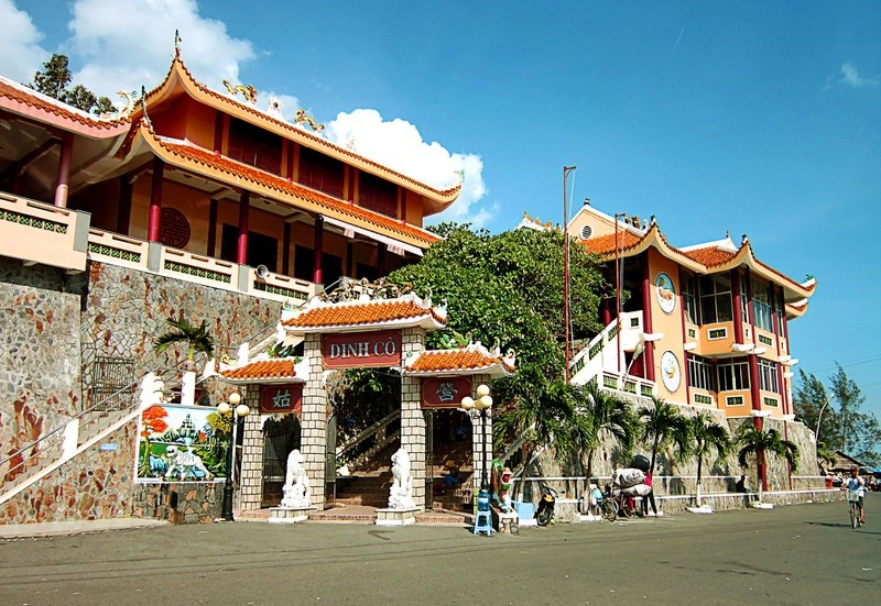 Dinh Cô là một điểm du lịch tâm linh nổi tiếng của vùng đất Long Hải.