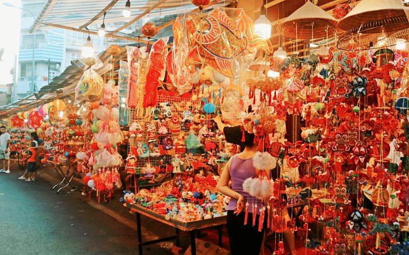  Không gian Trung thu ngập tràn sắc màu trên con phố người Hoa 