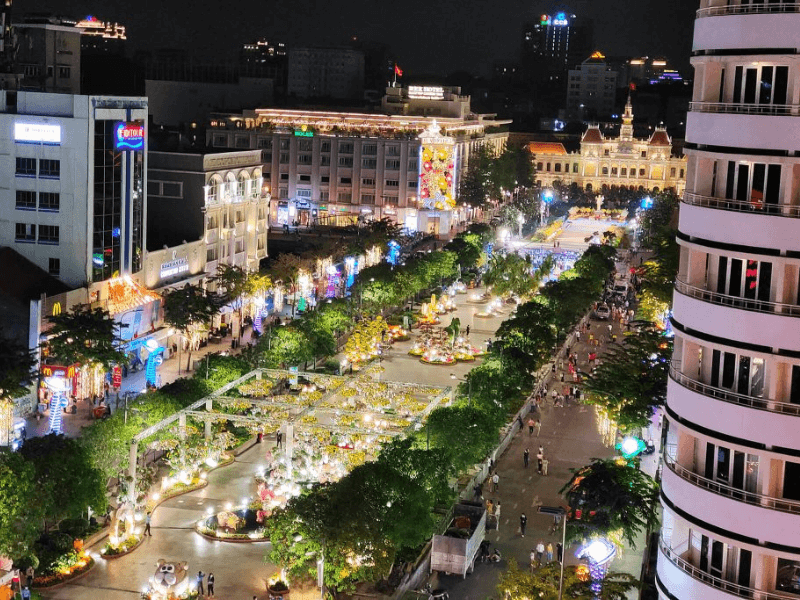 Không khí Trung thu trên Phố đi bộ Nguyễn Huệ đầy nhộn nhịp