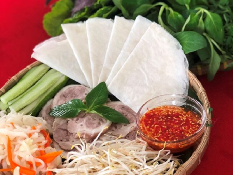 Món bánh tráng phơi sương - Một đặc sản của Tây Ninh 