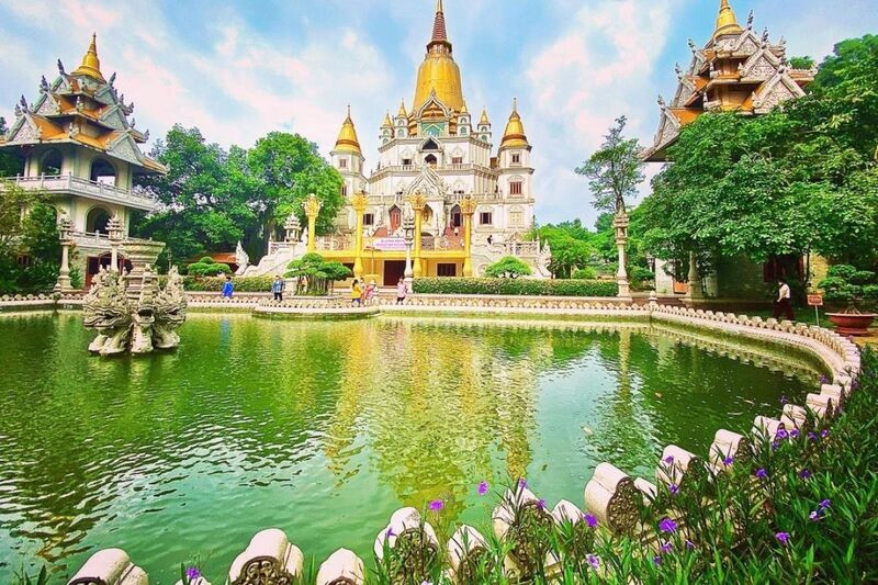 Chùa Bửu Long nổi bật với bảo tháp Gotama Cetiya Chùa Bửu Long nổi bật với bảo tháp Gotama Cetiya (Ảnh: Sưu tầm)