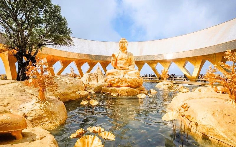 Ngắm dòng nước trắng xóa kỳ vỹ