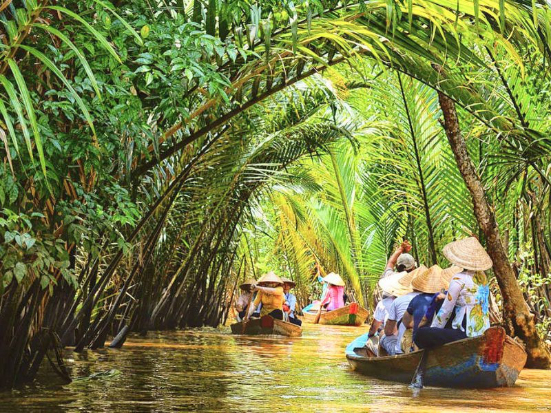 Chèo xuồng tại Cù lao Thới Sơn 