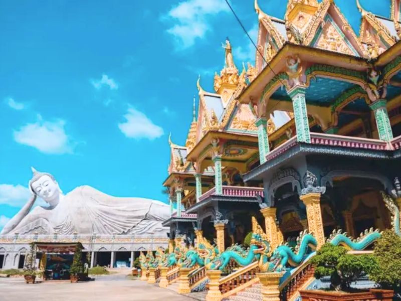Tham quan chùa Som Rong