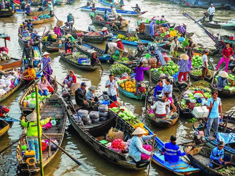 Khung cảnh chợ nổi Cái Răng vào buổi sáng sớm (ảnh: sưu tầm) 