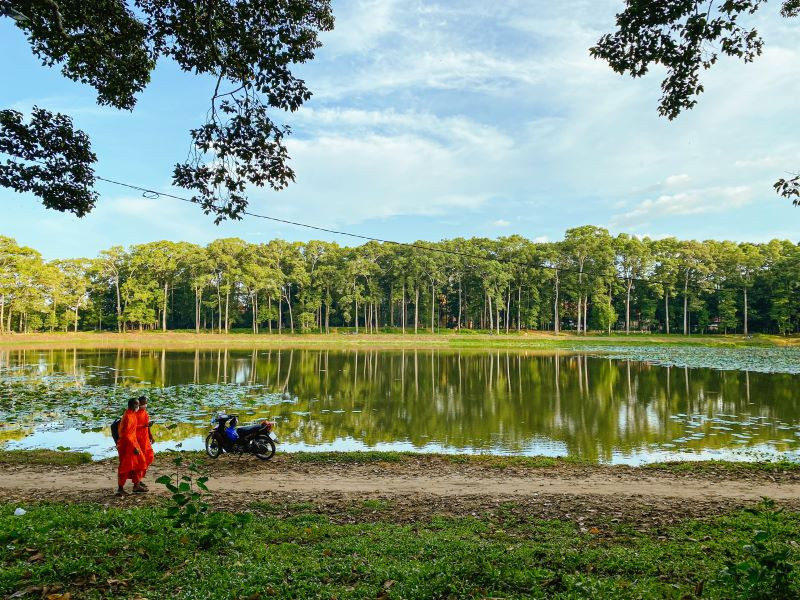 Khung cảnh toàn bộ Ao Bà Om