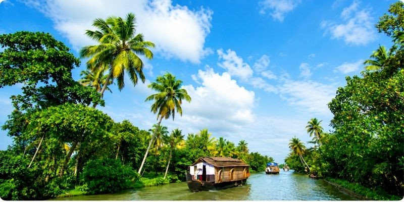 Khung cảnh sông nước yên bình ở miền tây Khung cảnh sông nước yên bình ở miền tây