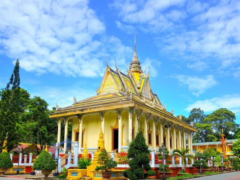 Chùa Hang - không gian tâm linh giữa thiên nhiên