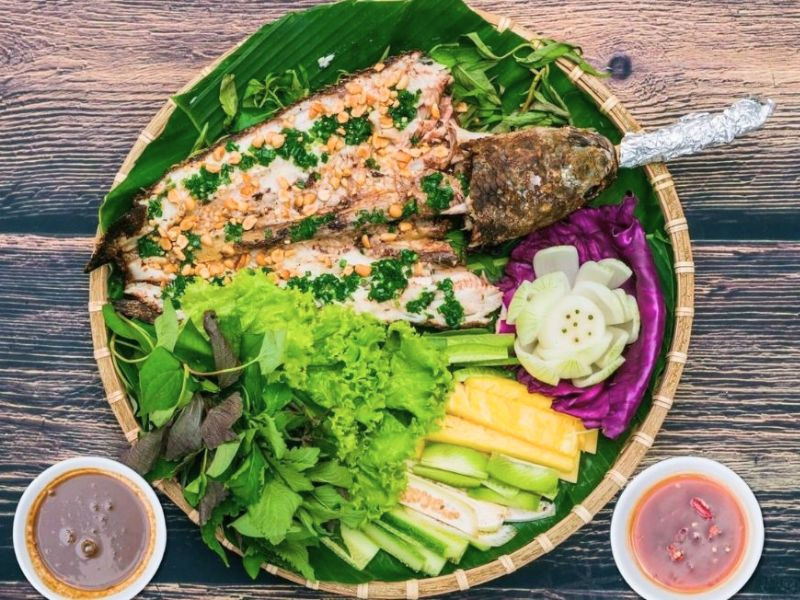 Thưởng thức cá lóc nướng trui 