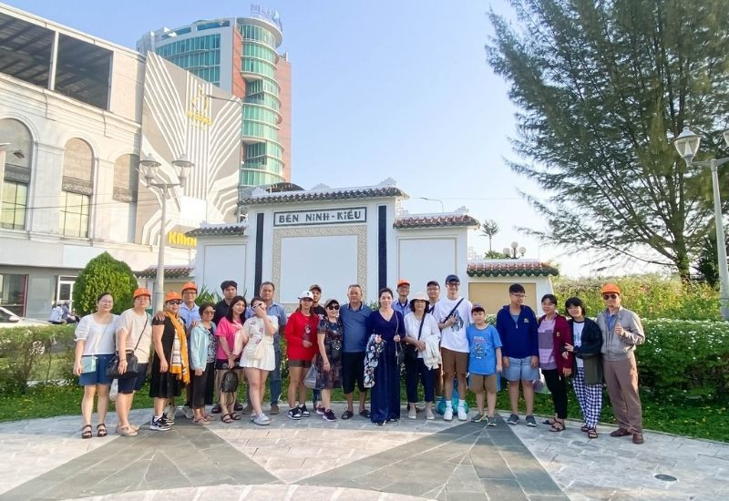 Đất Việt Tour mang đến hành trình tour lễ 2/9 với dịch vụ chuyên nghiệp và lịch trình chất lượng 