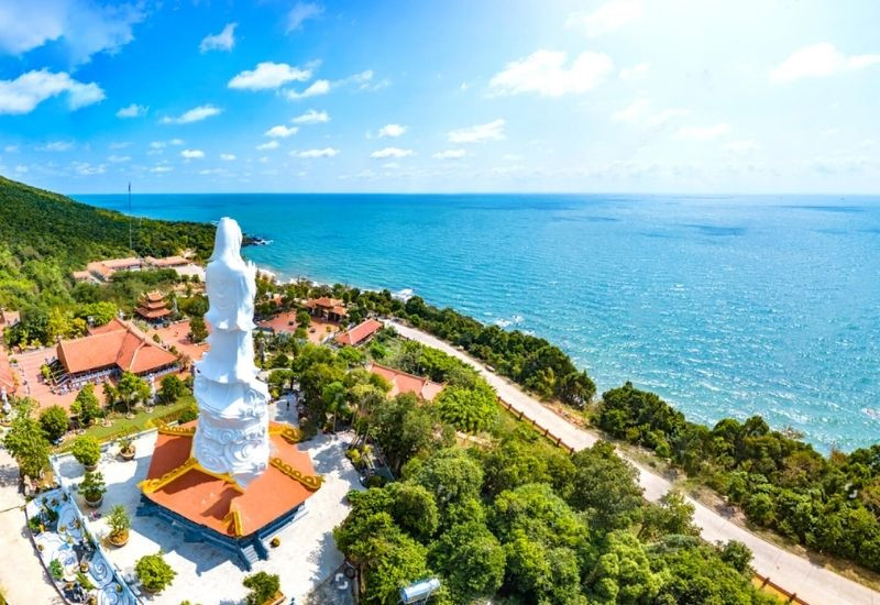 Chùa có view hướng biển tuyệt đẹp, điểm vãn cảnh tâm linh