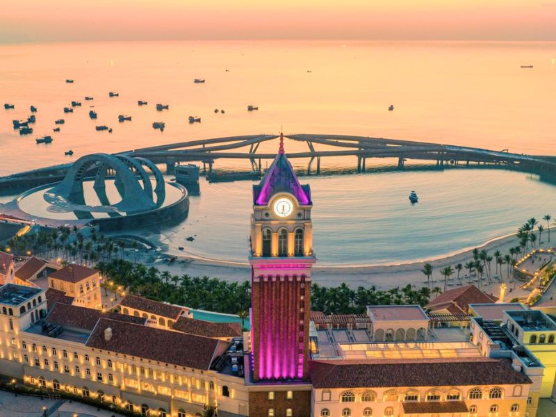 Tham quan Sunset Town