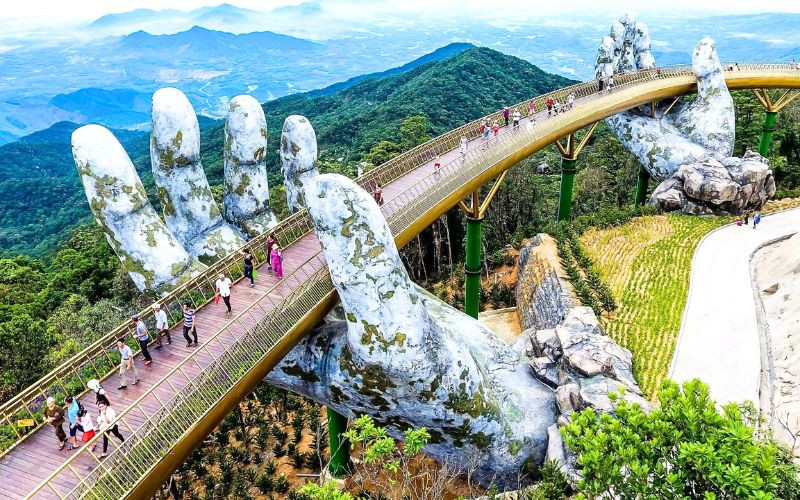 Nên chọn tour để tiết kiệm chi phí