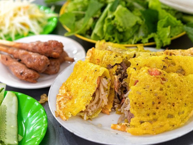Bánh xèo - nem lụi thơm lừng 