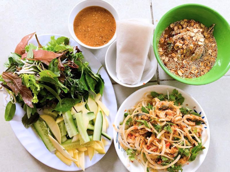 Gỏi cá Nam Ô - món đặc sản của vùng biển Làng Nam Ô 