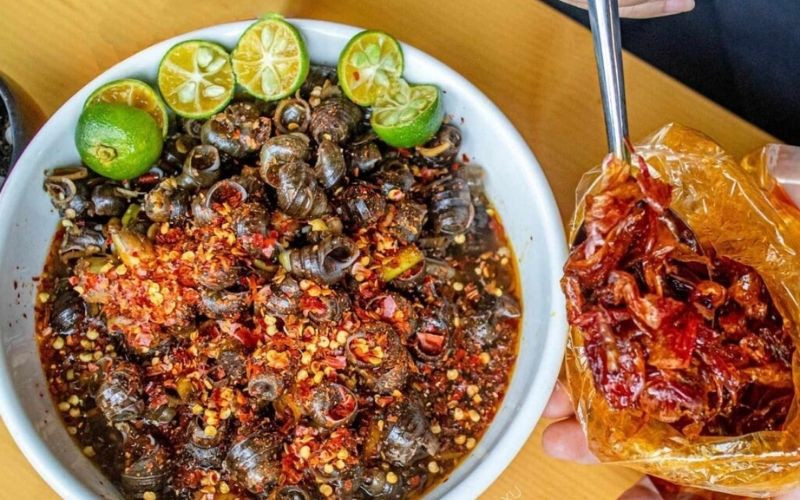 Ốc hút là món ăn vặt yêu thích của giới trẻ Đà Nẵng 