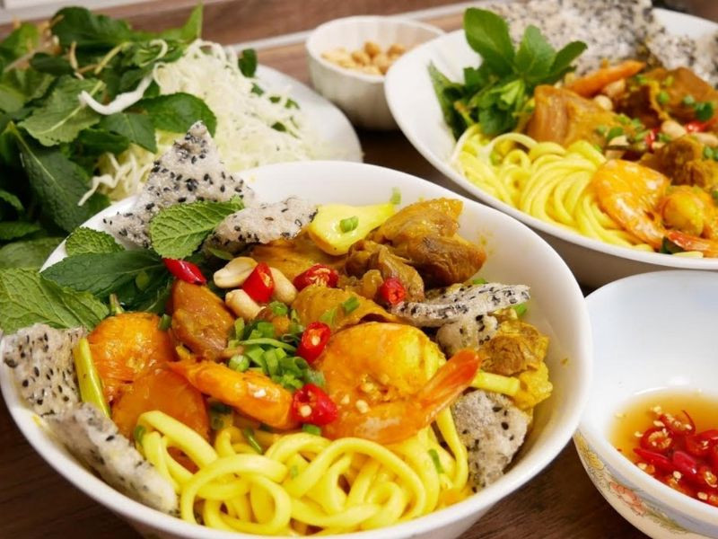 Thưởng thức Mì Quảng - niềm tự hào ẩm thực của miền Trung 