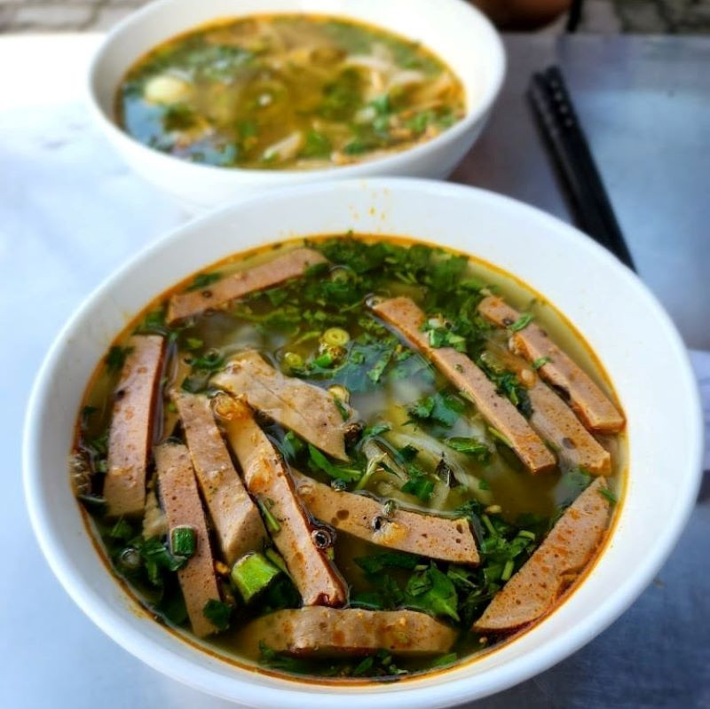 Du lịch Đà Nẵng đến quán 58 Ngô Thì Nhậm để thưởng thức bánh canh ruộng