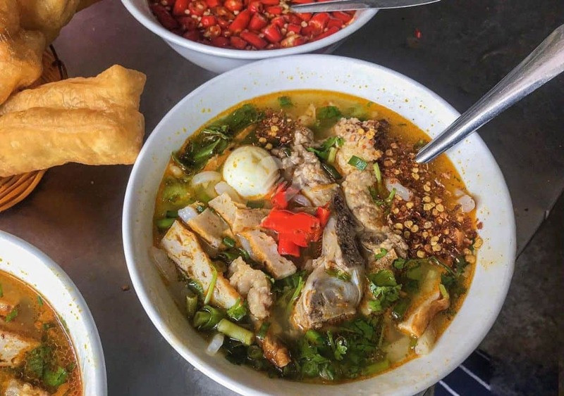 Hấp dẫn với món bánh canh ruộng tại quán Ân Ái 98 Khúc Hạo