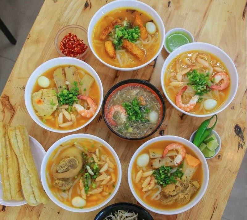 Thưởng thức tô bánh canh ruộng đầy hấp dẫn tại quán Phương