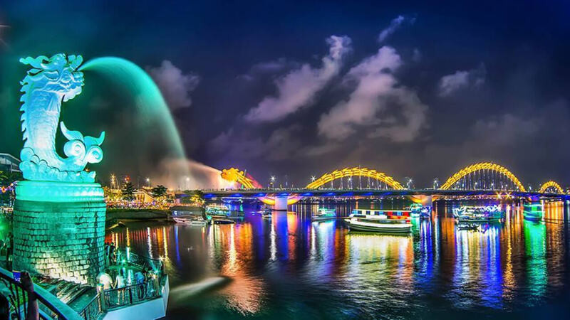 Cầu Rồng phun nước tại Đà Nẵng 