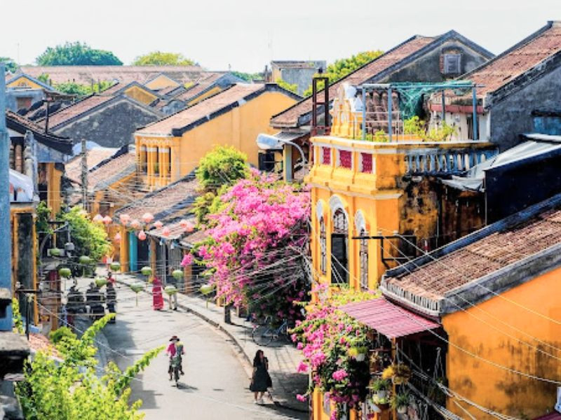 Dạo quanh Hội An cổ kính