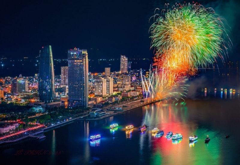 Đặt tour du lịch Đà Nẵng xem lễ hội pháo hoa