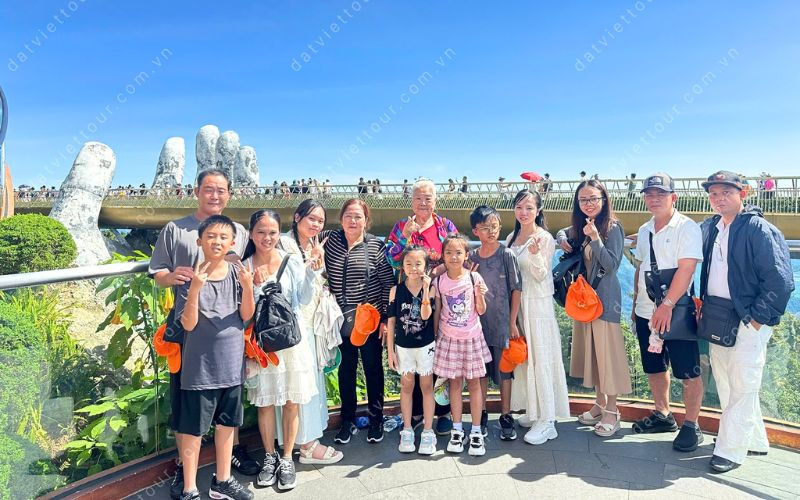 Hình ảnh đoàn khách tour đi Đà Nẵng tại Đất Việt Tour Hình ảnh đoàn khách tour đi Đà Nẵng tại Đất Việt Tour