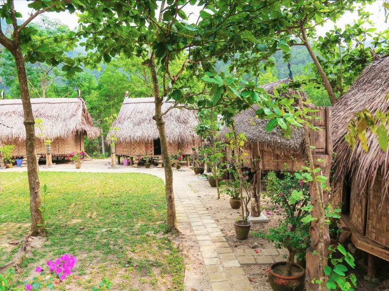 Không gian nhà Gươl truyền thống của làng Toom Sara