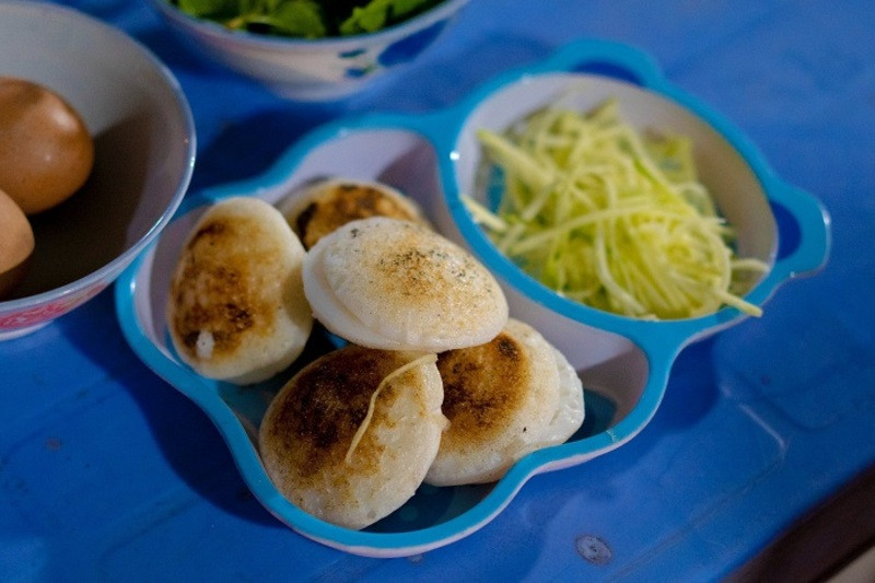 Bánh căn bà Tôn Phú Quý