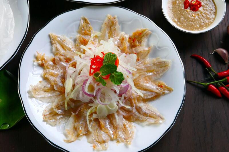 Gỏi cá mai là món ăn được làm từ cá mai sống