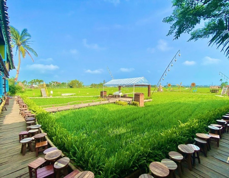 Chic Chillax view quán cafe đồng quê yên bình 