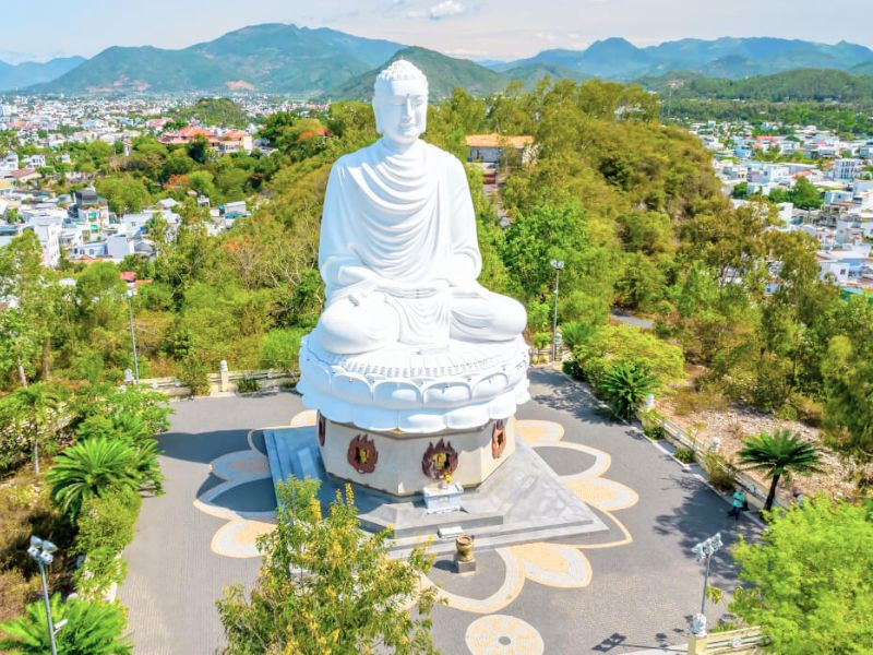 Chùa Long Sơn - Biểu tượng tâm linh giữa lòng thành phố