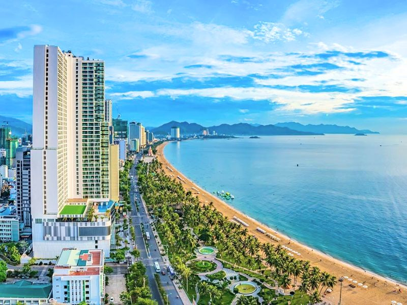 Dạo biển Trần Phú