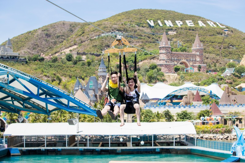 Thử sức với đường trượt Zipline