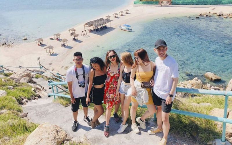 Tham khảo đặt tour du lịch tại Đất Việt Tour để thư thả hơn