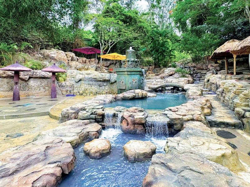 Tắm bùn khoáng Tháp Bà - một địa điểm nổi tiếng