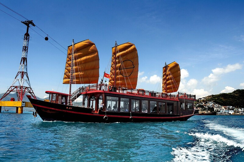 Du thuyền Hoàng Đế Emperor Cruise