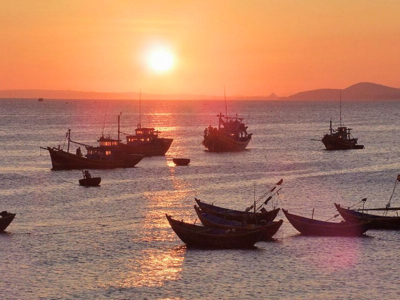 Không khí biển vào chiều tối tại Phan Thiết Không khí biển vào chiều tối tại Phan Thiết