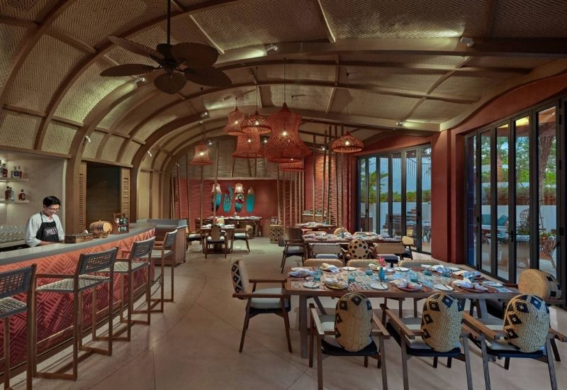 Nhà hàng Black Pearl phong cách Caribe tại Mövenpick Phan Thiết