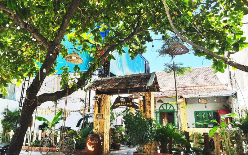 Không gian quán ấm cúng mang lại cảm giác gần gũi 