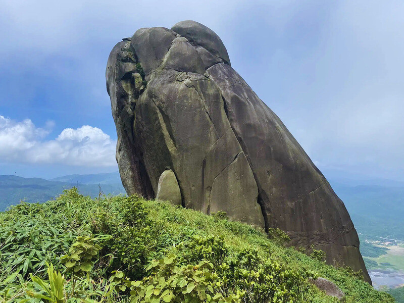 Núi Đá Bia- ngọn núi thiêng liêng