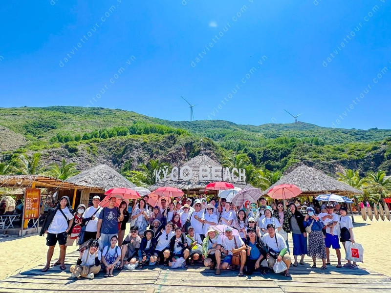 Hình ảnh đoàn tour Phú Yên nhà Đất Việt Tour