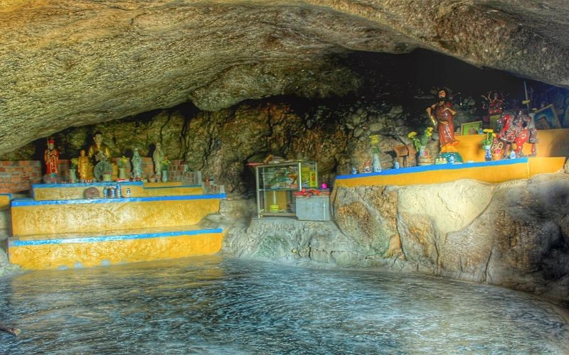 Không gian thanh tịnh nơi chùa cổ
