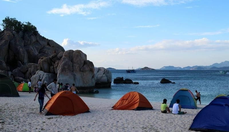Cắm trại trên bãi biển 